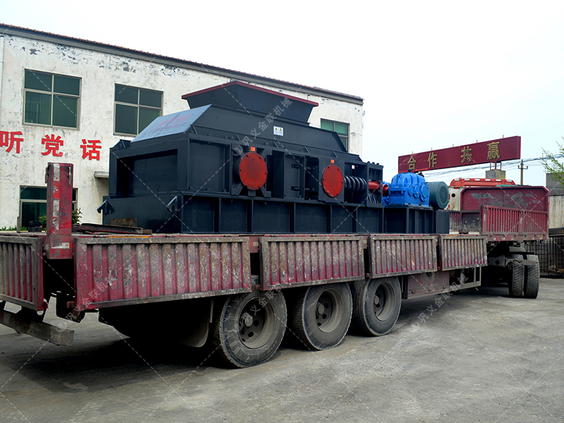 對(duì)輥破碎機(jī)的結(jié)構(gòu)制在怎樣的？?jī)?yōu)勢(shì)有哪些？