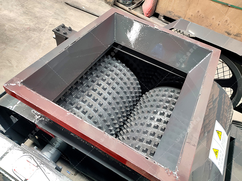 破碎石膏原礦料的雙齒輥破碎機廠家如何選擇？